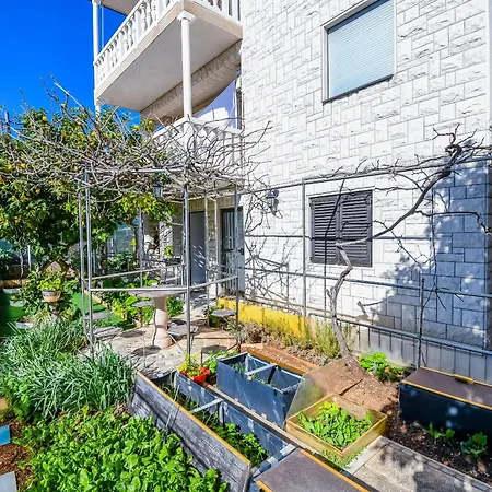 شقة Anna تروغير