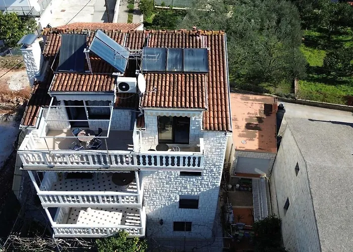 Anna Apartment