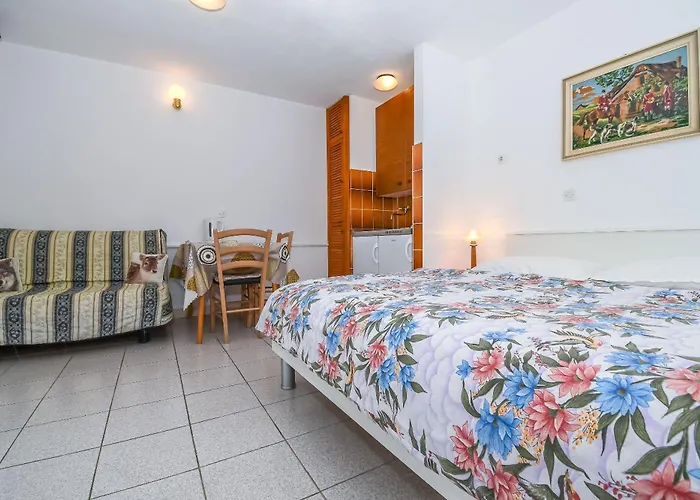 Anna Apartment *