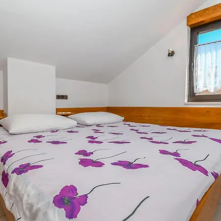 Anna Apartment